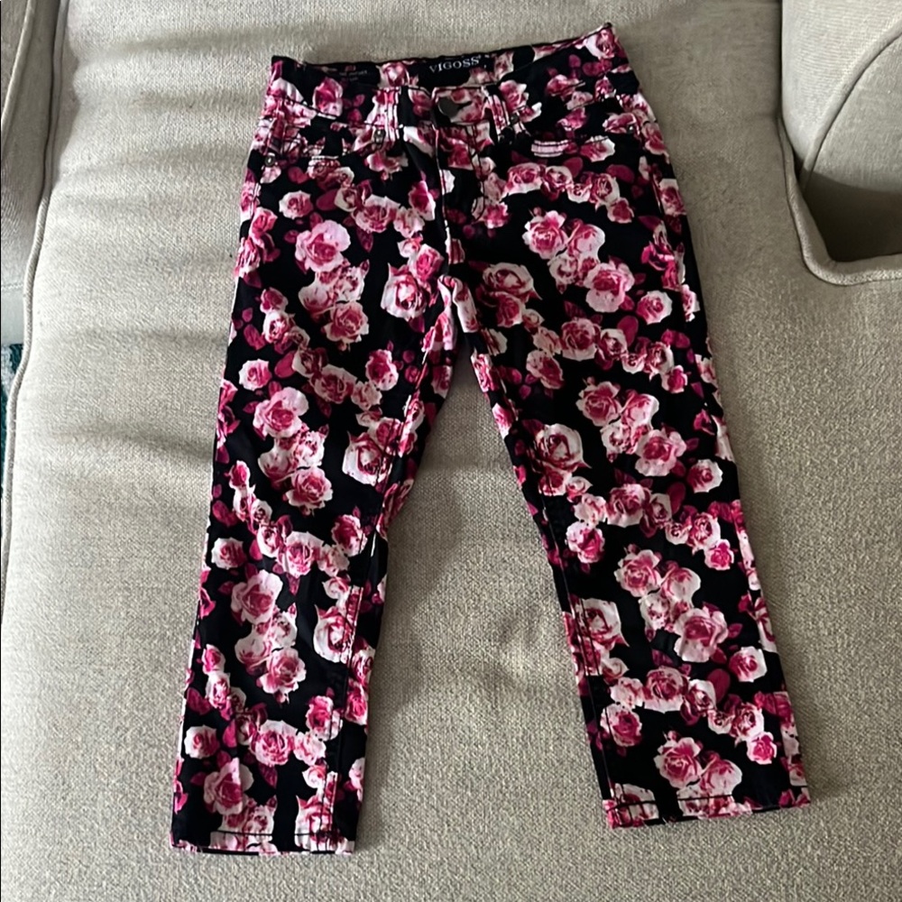 Vigoss Girl’s Jeans Black and Pink Floral Capri length Jeans